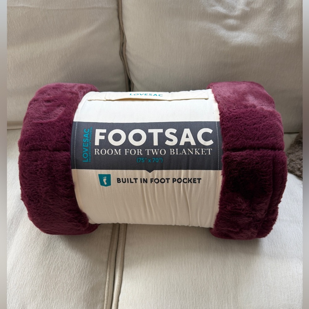Lovesac Room For Two Footsac Blanket (75”X 70”) Berry Plush BRAND NEW W/TAGS